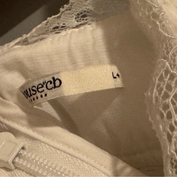 Tiffani - Picture 4 of 4